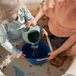 Liewood Arrosoir Hazel Riverside 7 Liewood Arrosoir Hazel Riverside -Bébé Rêves Promos Magasin arrosoir hazel riverside 4