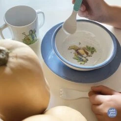 Assiette Pierre Lapin Bleue Claire (20 Cm) -Bébé Rêves Promos Magasin assiette pierre lapin bleue claire 20 cm 3