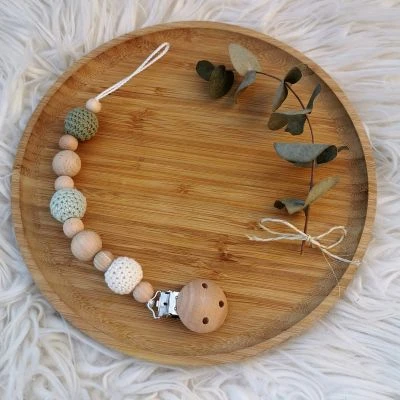 Attache Sucette En Bois Yoyo Vert 2 Attache Sucette En Bois Yoyo Vert – Image 2