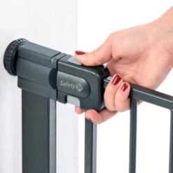 Safety 1st Barrière De Sécurité Easy Close Métal Noir -Bébé Rêves Promos Magasin barriere de securite easy close metal noir 4