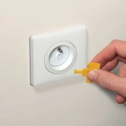 Safety 1st Cache Prise Avec Clé (12 Caches Et 4 Clés)