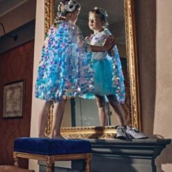 Cape à Sequins Lorelie (5-7 Ans) 7 Cape à Sequins Lorelie (5-7 Ans) -Bébé Rêves Promos Magasin cape a sequins lorelie 5 7 ans 3