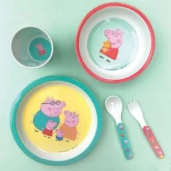 Coffret Repas En Mélamine Peppa Pig (5 Pièces) -Bébé Rêves Promos Magasin coffret repas en melamine peppa pig 5 pieces 7