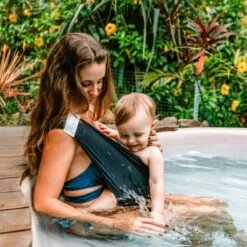 Echarpe De Portage Pour Activité Aquatique Aquabulle Noir (taille L 42/44) -Bébé Rêves Promos Magasin echarpe de portage pour activite aquatique aquabulle noir taille l 42 44 4