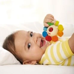 Haba Hochet En Bois Ronde Des Couleurs -Bébé Rêves Promos Magasin hochet en bois ronde des couleurs 4