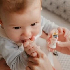 Huile De Massage Bio Premières Dents (10 Ml) -Bébé Rêves Promos Magasin huile de massage bio premieres dents 10 ml 4