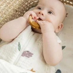 Done By Deer Lot De 2 Anneaux De Dentition Deer Friends Moutarde Et Rose -Bébé Rêves Promos Magasin lot de 2 anneaux de dentition deer friends moutarde et rose 3