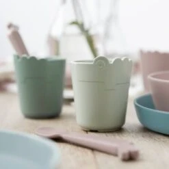 Done By Deer Lot De 2 Gobelets Kiddish Croco Bleu -Bébé Rêves Promos Magasin lot de 2 gobelets kiddish croco bleu 3