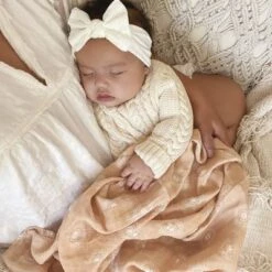 Aden + Anais Lot De 3 Langes En Coton Keep Rising (70 X 70 Cm) -Bébé Rêves Promos Magasin lot de 3 langes en coton keep rising 70 x 70 cm 7