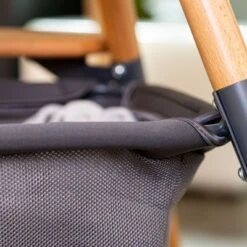 Childhome Panier De Rangement Mesh Pour Chaise Haute Evolu Gris Anthracite -Bébé Rêves Promos Magasin panier de rangement mesh pour chaise haute evolu gris anthracite 3