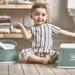 BabyBjörn Pot Bébé Smart Vert Profond Et Blanc 8 BabyBjörn Pot Bébé Smart Vert Profond Et Blanc -Bébé Rêves Promos Magasin pot bebe smart vert profond et blanc 4