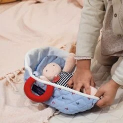 Poupée Souple Mathis Dans Son Couffin (20 Cm) -Bébé Rêves Promos Magasin poupee souple mathis dans son couffin 20 cm 3