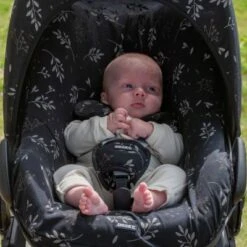 Dooky Protection Pour Sangles De Siège Auto Universel Romantic Leaves Noir -Bébé Rêves Promos Magasin protection pour sangles de siege auto universel romantic leaves noir 4