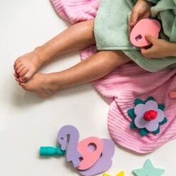 Quut Puzzle De Bain En Mousse Friends La Mare Enchantée (12 Blocs) -Bébé Rêves Promos Magasin puzzle de bain en mousse friends la mare enchantee 12 blocs 4