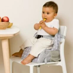 Réhausseur Nomade Travel Up White Stars -Bébé Rêves Promos Magasin rehausseur nomade travel up white stars 5