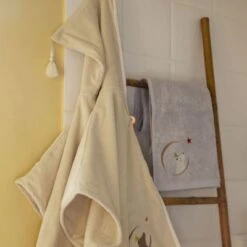 Serviette De Bain Grise Ours Personnalisable (50 X 100 Cm) -Bébé Rêves Promos Magasin serviette de bain grise ours personnalisable 50 x 100 cm 5