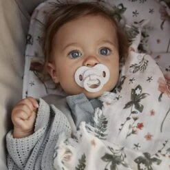 Elodie Sucette Physiologique En Bambou Vanilla White (Naissance) -Bébé Rêves Promos Magasin sucette physiologique en bambou vanilla white naissance 3