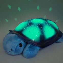 Cloud-B Veilleuse Peluche Twilight Turtle Blue -Bébé Rêves Promos Magasin veilleuse peluche twilight turtle blue 4